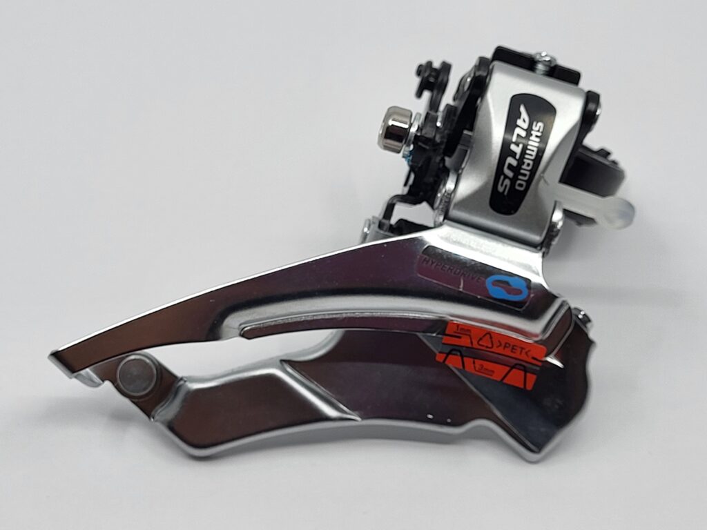 Esivahetaja 3x7/8 käiku Shimano Altus M311