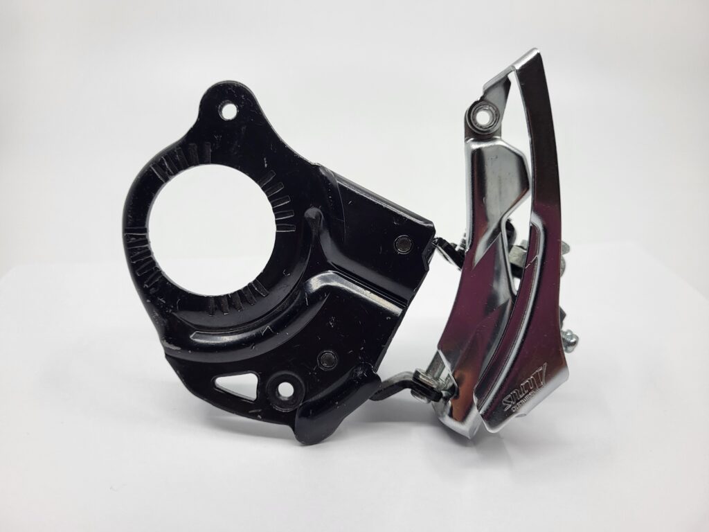 Esivahetaja  3 käiku Shimano Altus ID-CT91